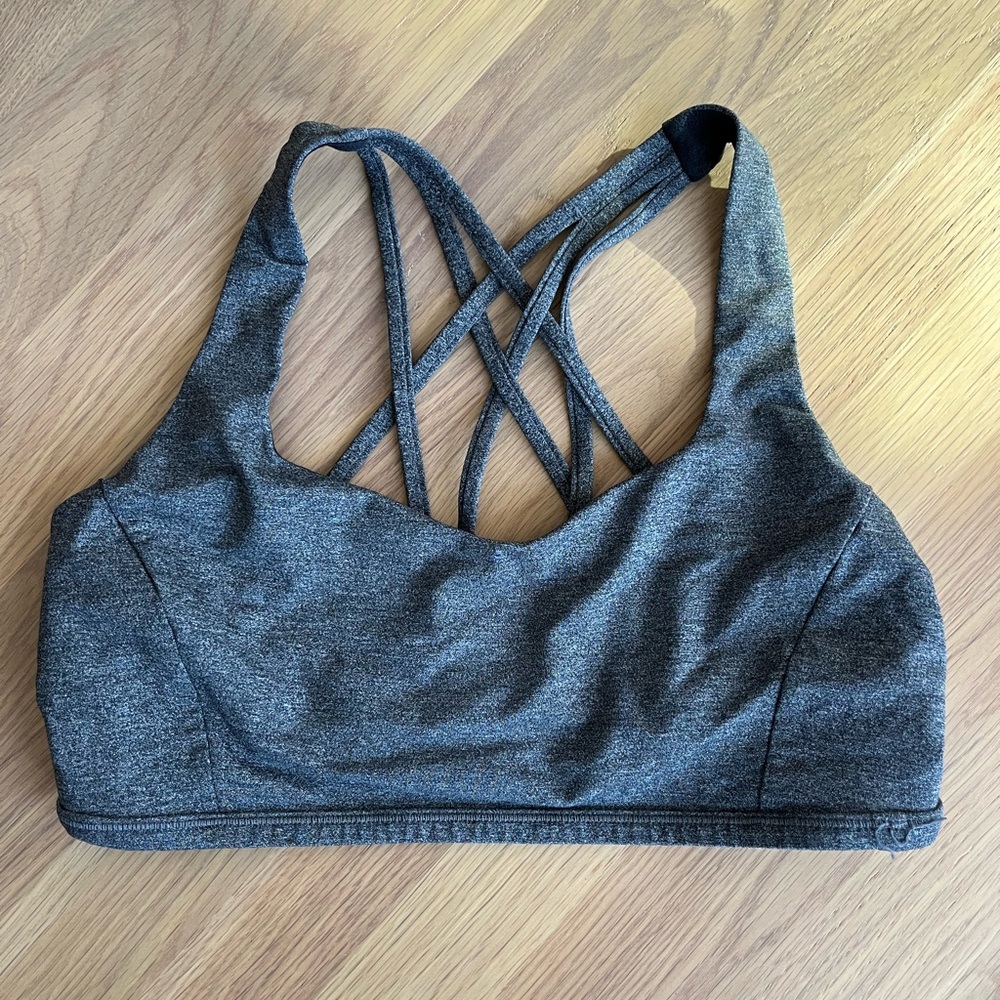 Lululemon free to be sports bra